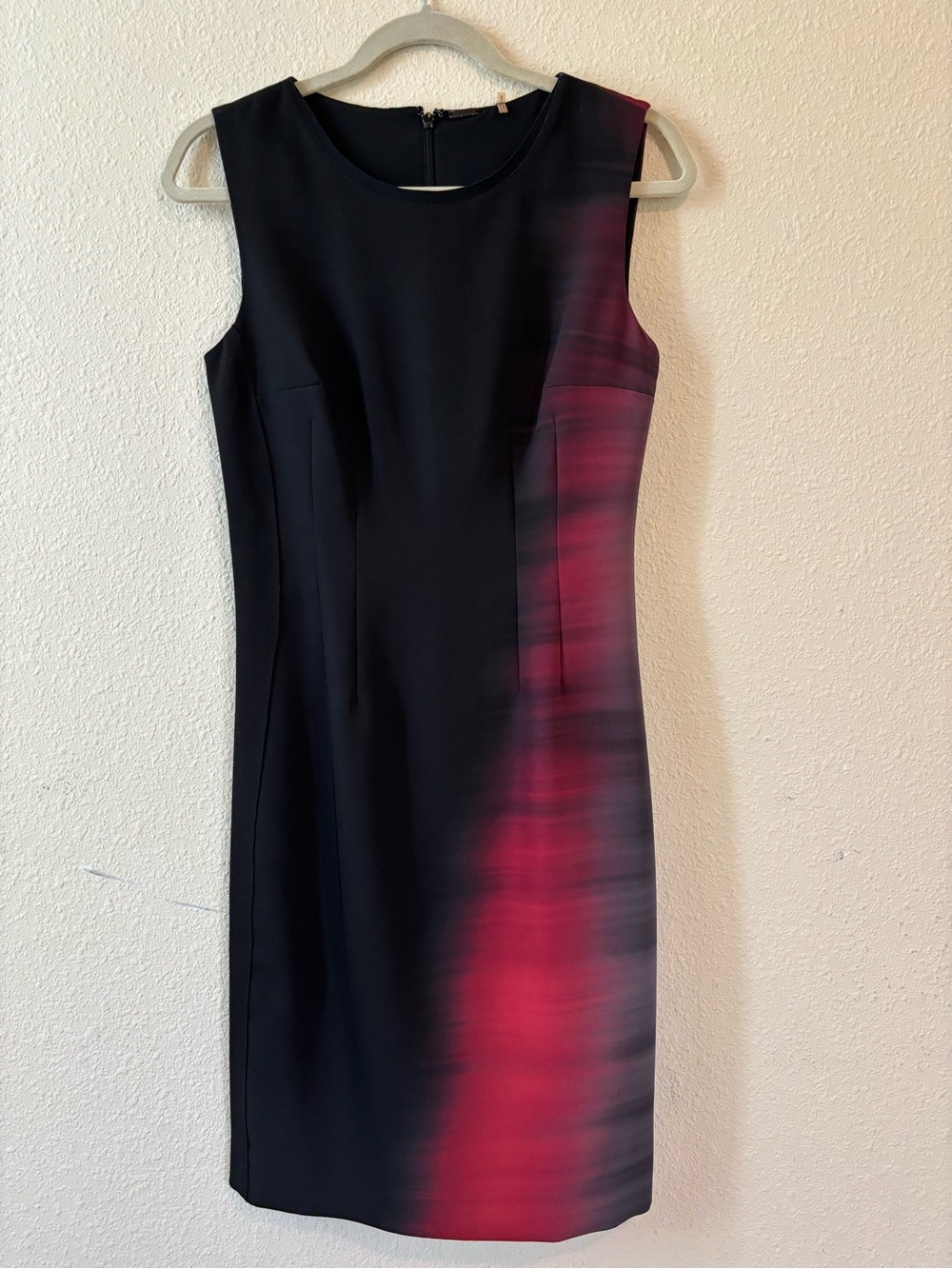 ELLIE TAHARI Sleeveless Black Dress with Red Ombre Panel, size 4